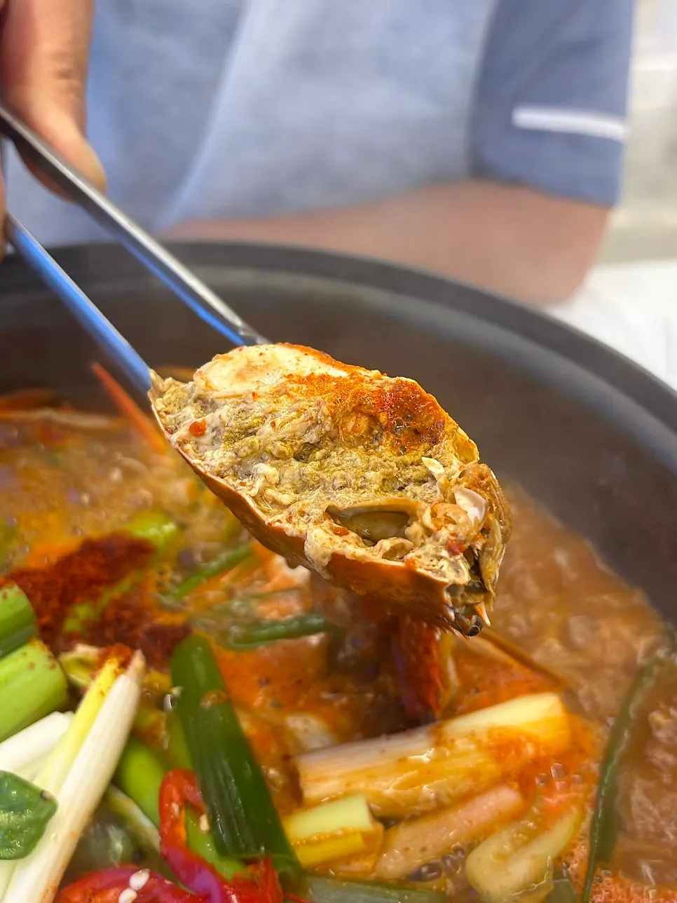 Crab soup broth with plenty of radish
