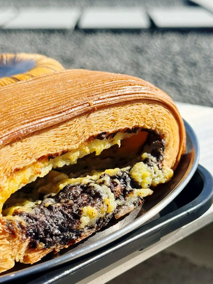 Pain suisse with custard cream and chocolate