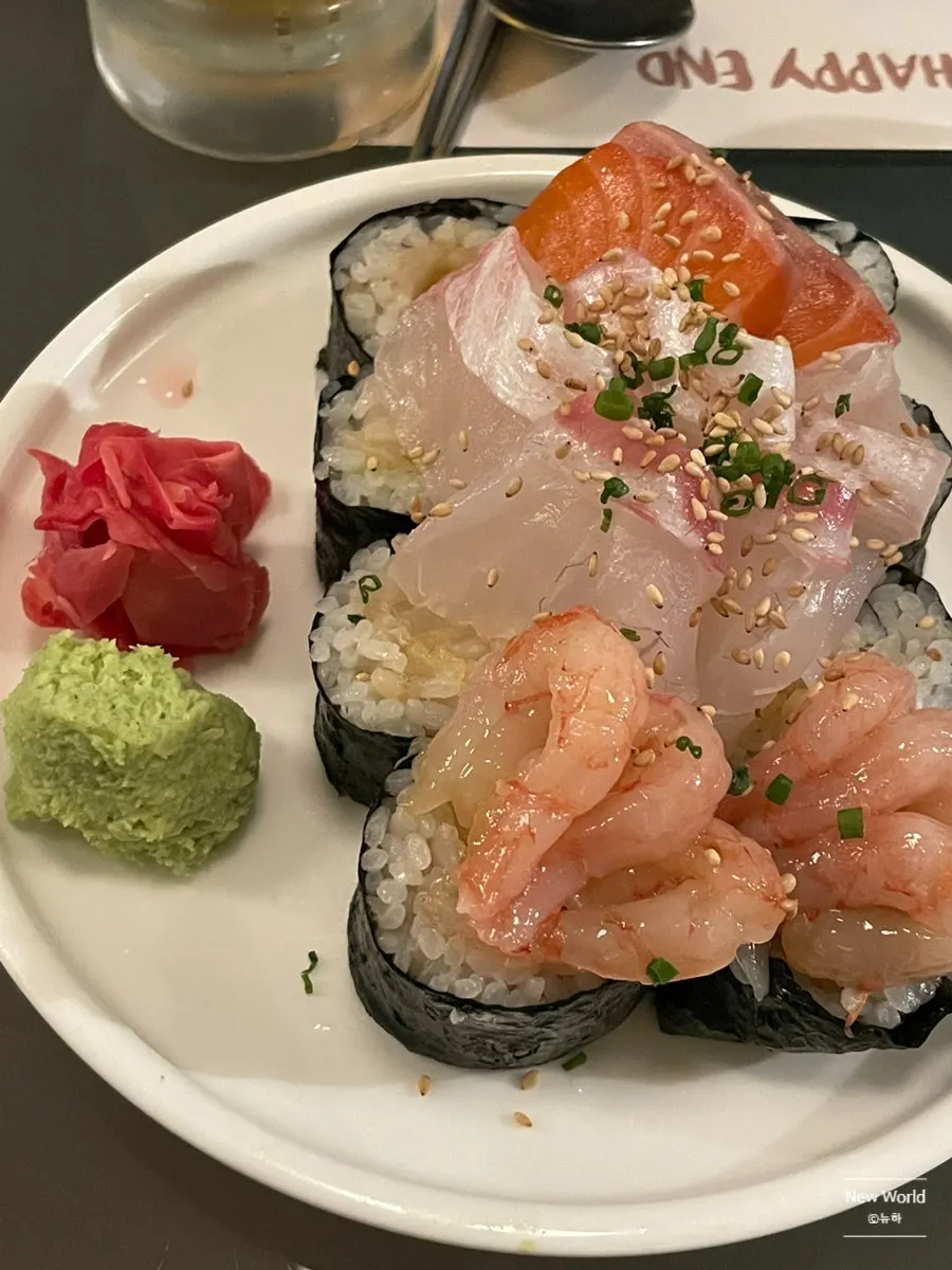 Sweet shrimp on top of the salt kimbap