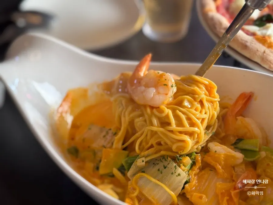 Today's pasta special, cream jjamppong