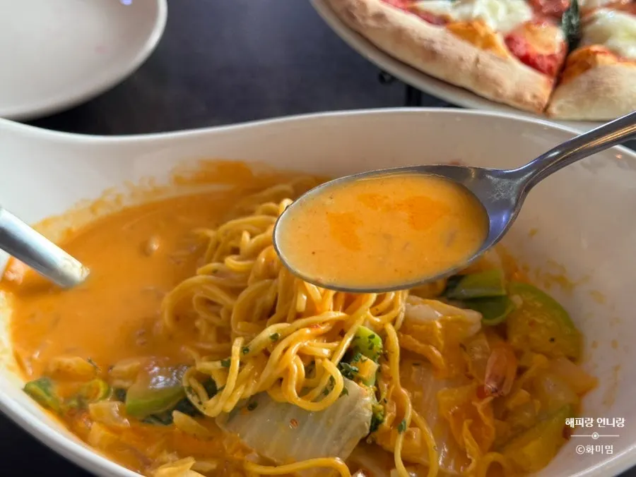 Cream jjamppong pasta noodles with shrimp and seafood