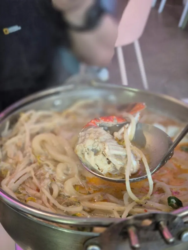 차돌크림짬뽕 속 꽃게와 새우