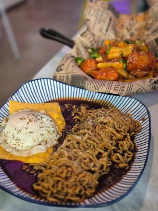 차려진 호삼촌 안주 한 상