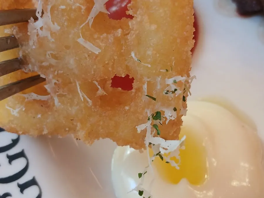 Crispy fritters served with the steak