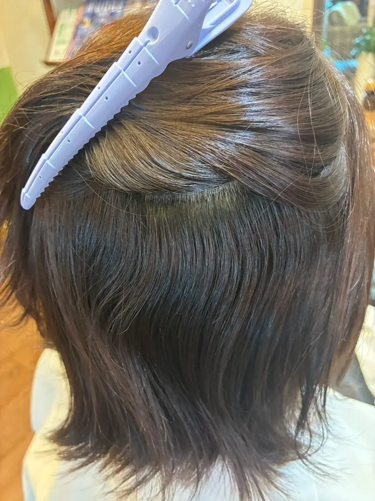중화와 샴푸 후 차분하게 펴진 단발머리