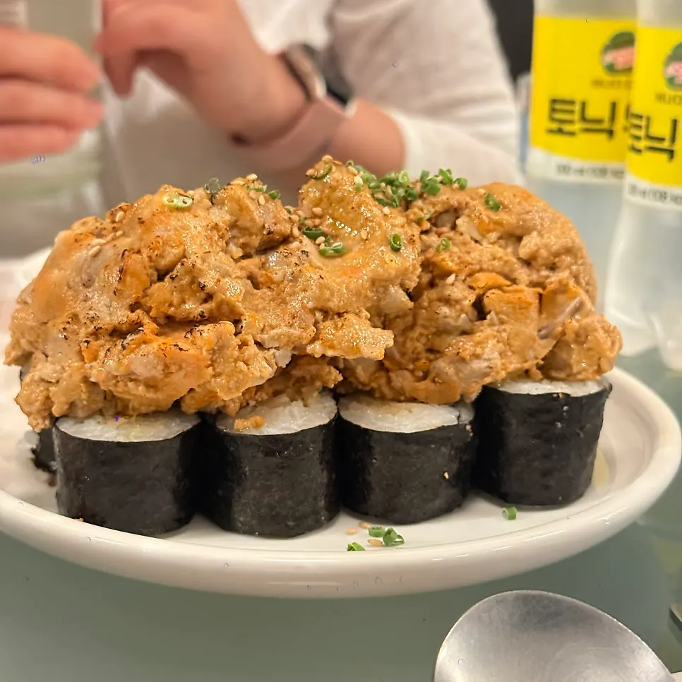삼각지역 3번출구 근처 핫피엔도 건물 입구