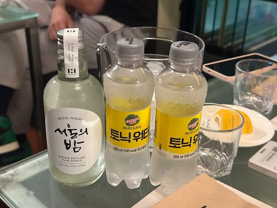 서울의밤에 토닉워터를 더한 하이볼 한 잔