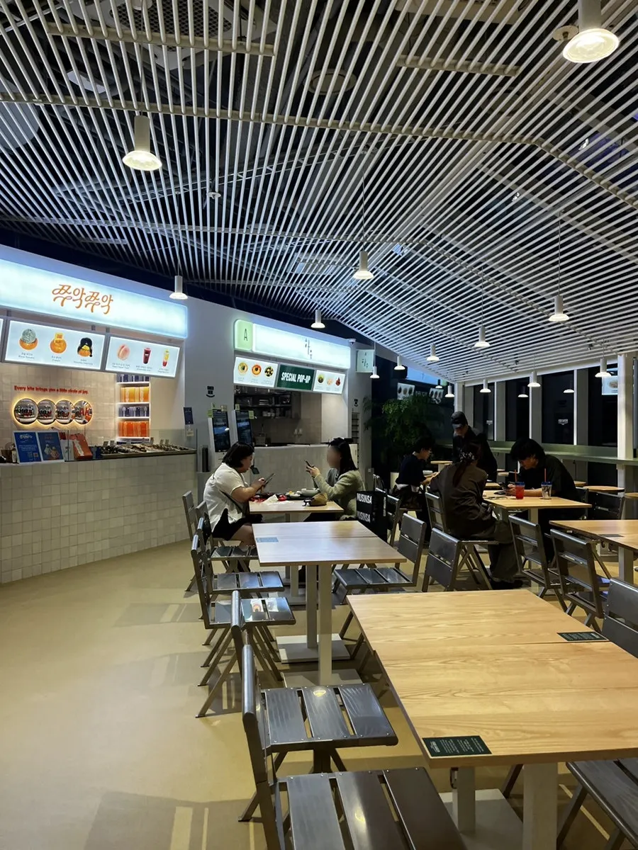 Entrance to Hau on the 4th floor of Musinsa Mega Store
