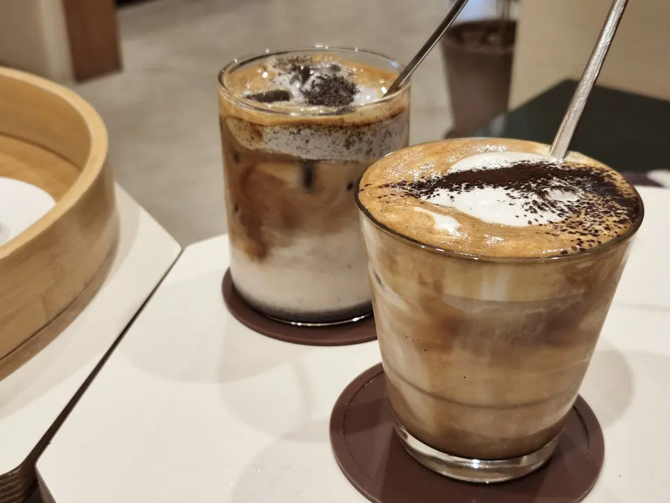ピスタチオカダイフがのったドバイチョコ개성주악
