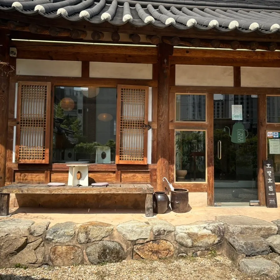 Interior decor of the café with hanok-style atmosphere