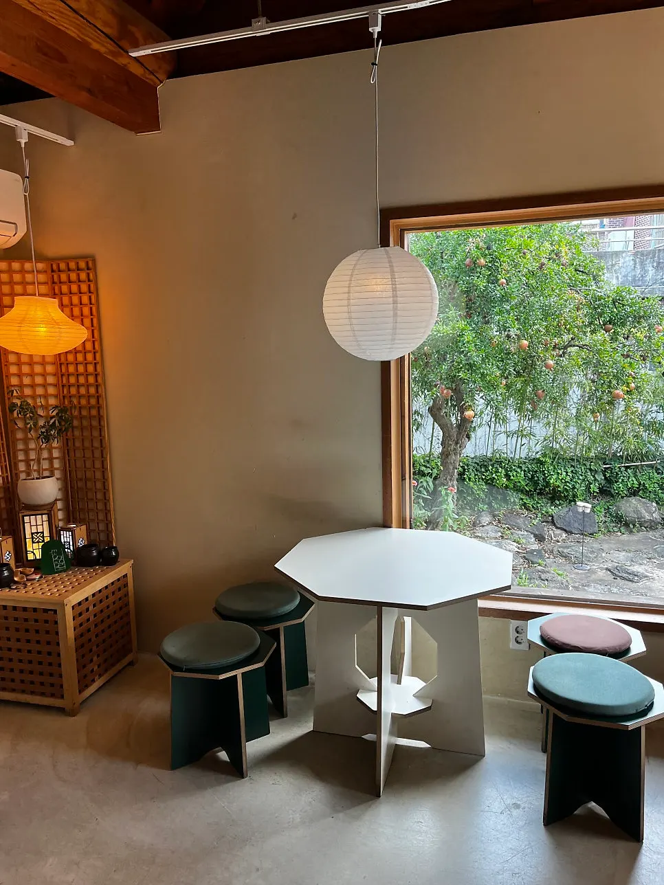 A corner view of Hoyang Horim's café space