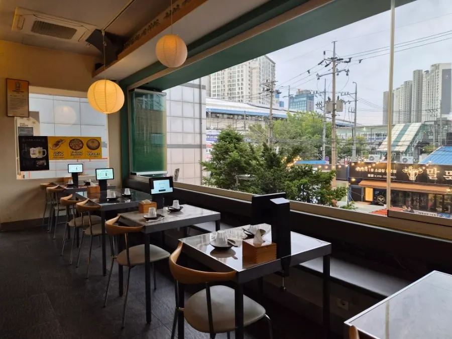 Modern interior of the teppan specialty restaurant