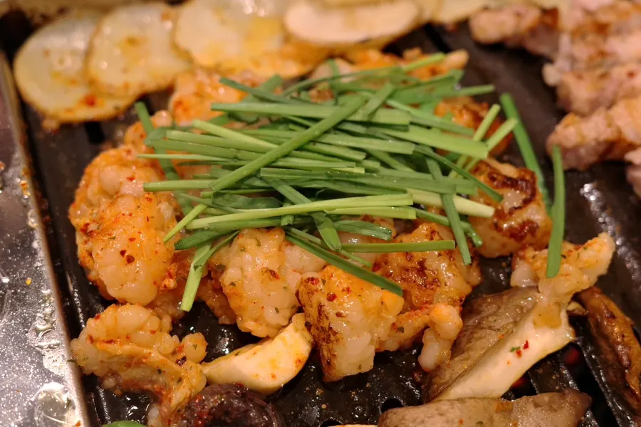 Daechang cooking on the grill