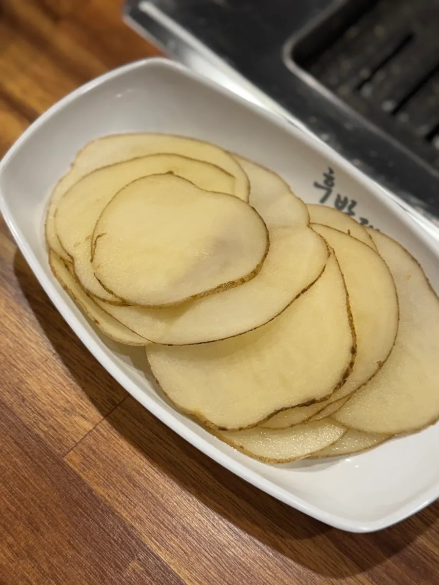 감자쌈용 명이나물과 바질, 당귀