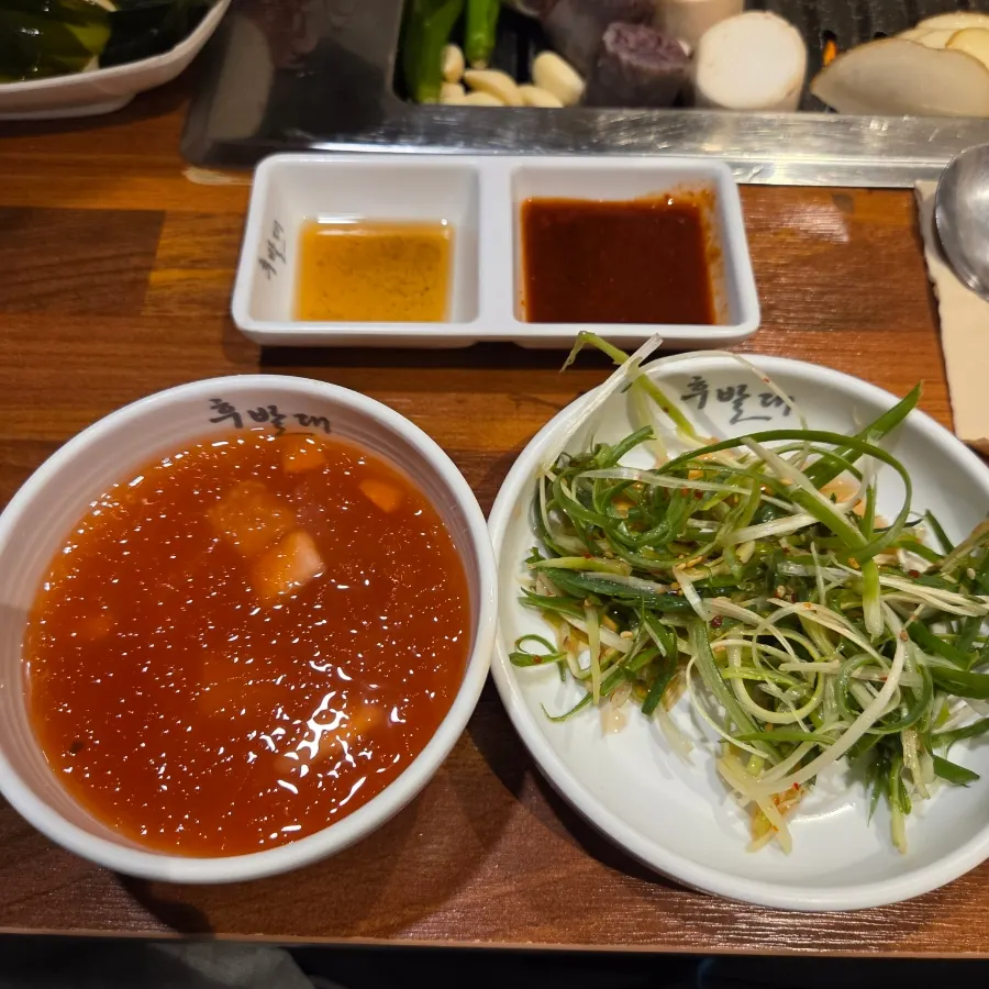 빠르게 깔린 기본 반찬 상차림