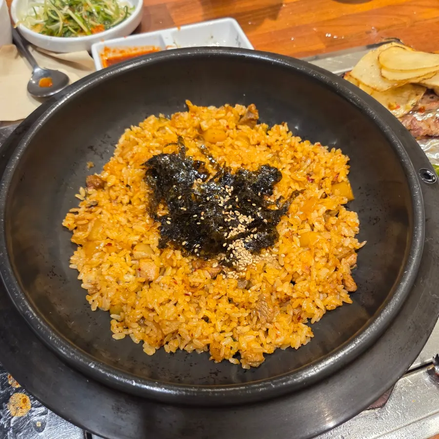정리된 불판과 마무리 상차림