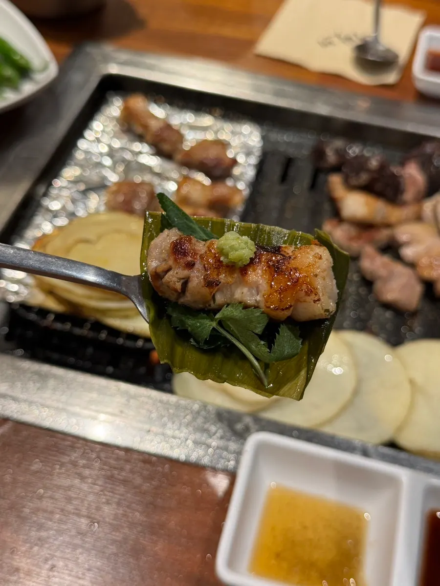 Honey potato wrap topped with mountain garlic and meat