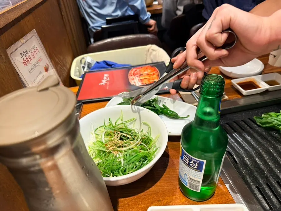 Table seating at Hubaldae with a kid