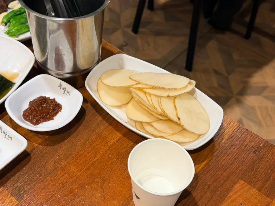 Basic side dishes with potato and basil at Hubaldae