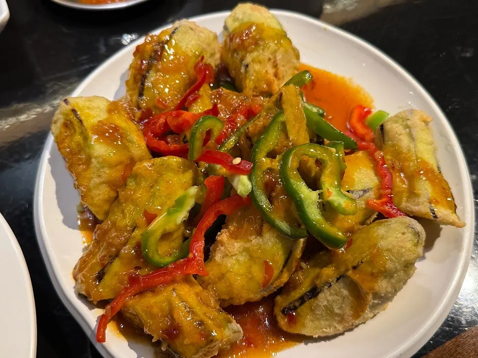 A plate of fried eggplant at Huhugwan