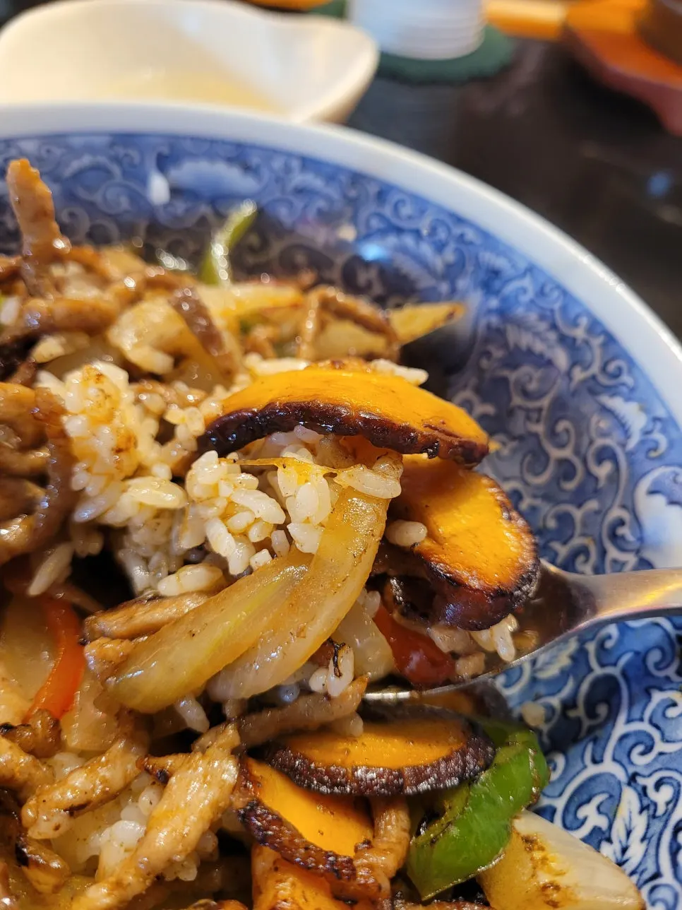 Fluffy rice mixed with pepper stir-fry