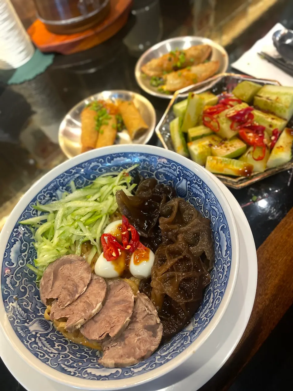 땅콩소스에 비빈 마장면 면발