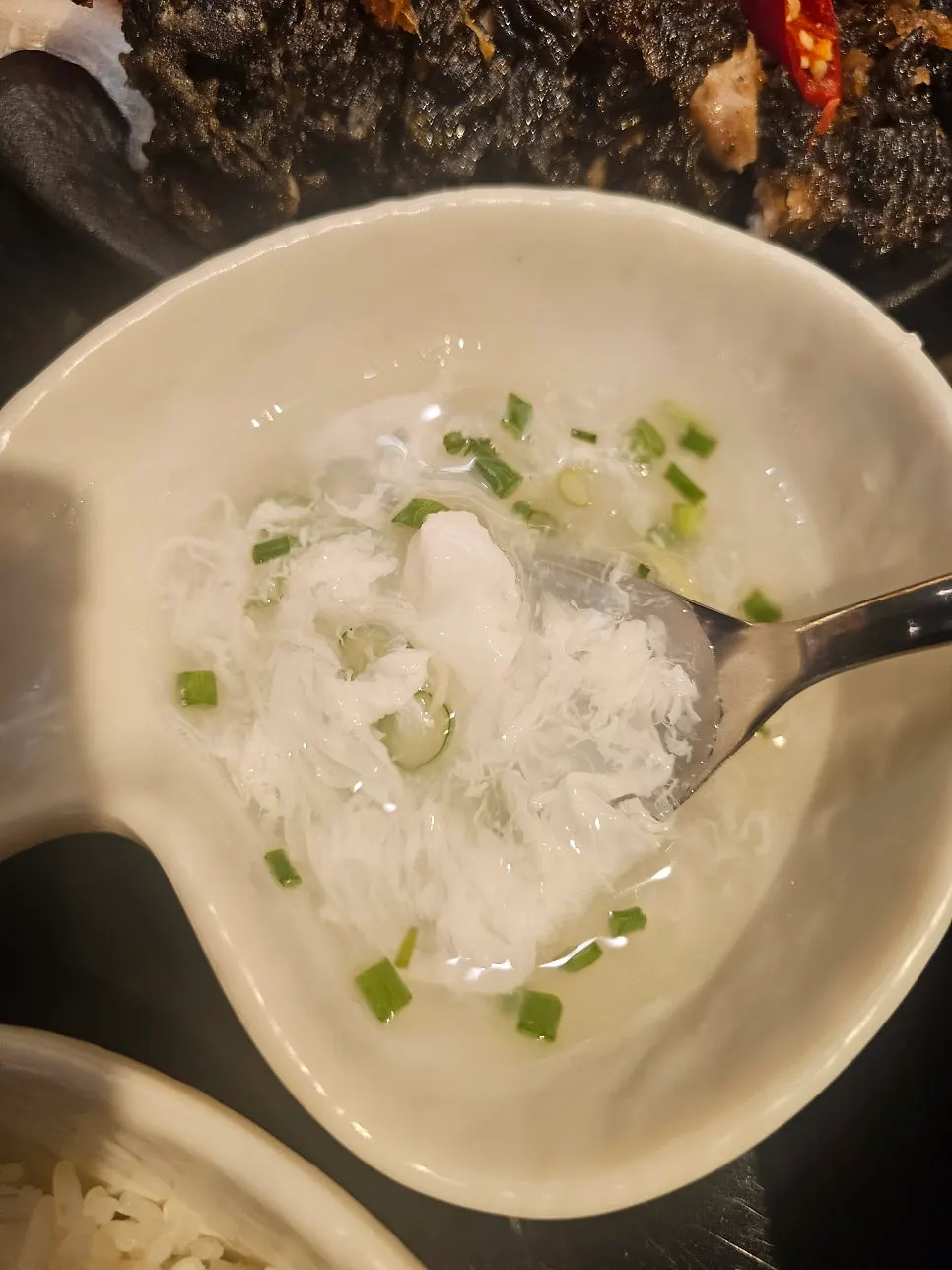 Sup telur pelengkap standar bersama mapo tofu rice