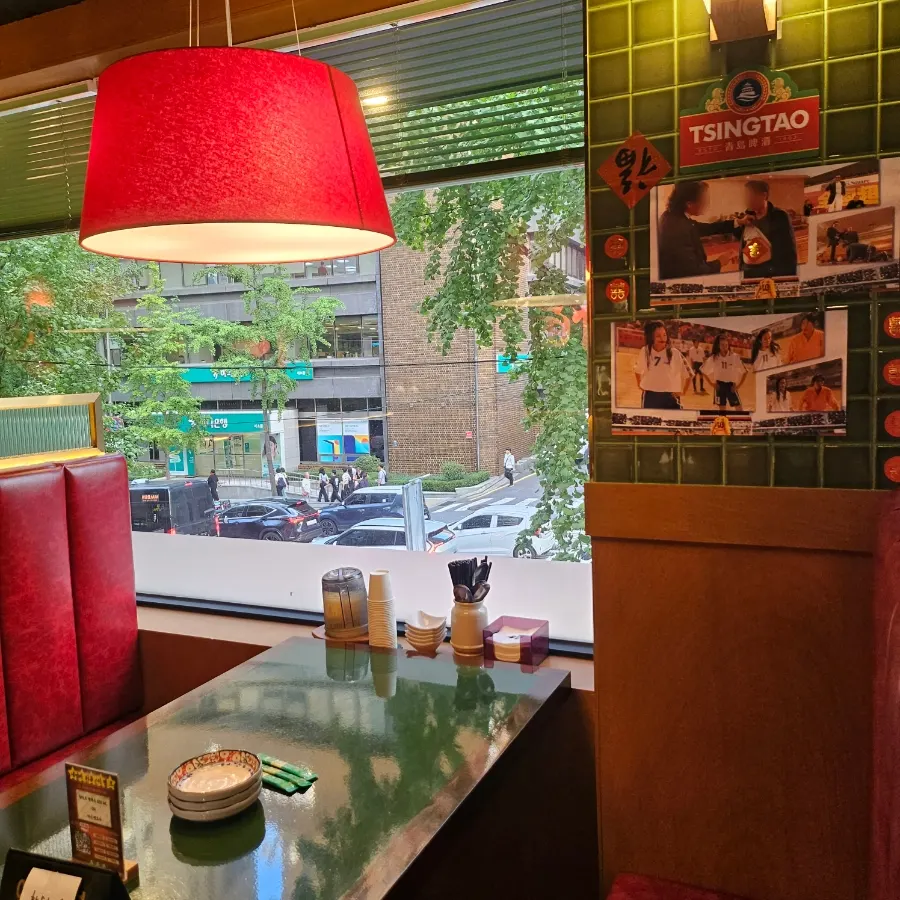Bar table at Huhugwan, good for solo drinking