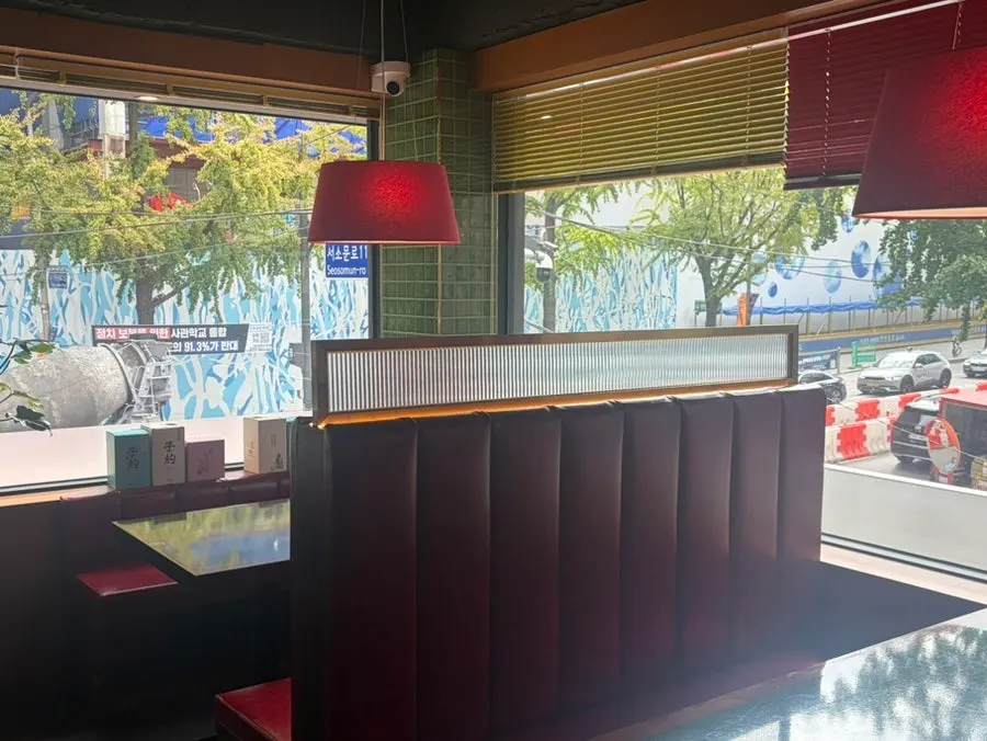 Interior view of Huhugwan with its Hong Kong atmosphere