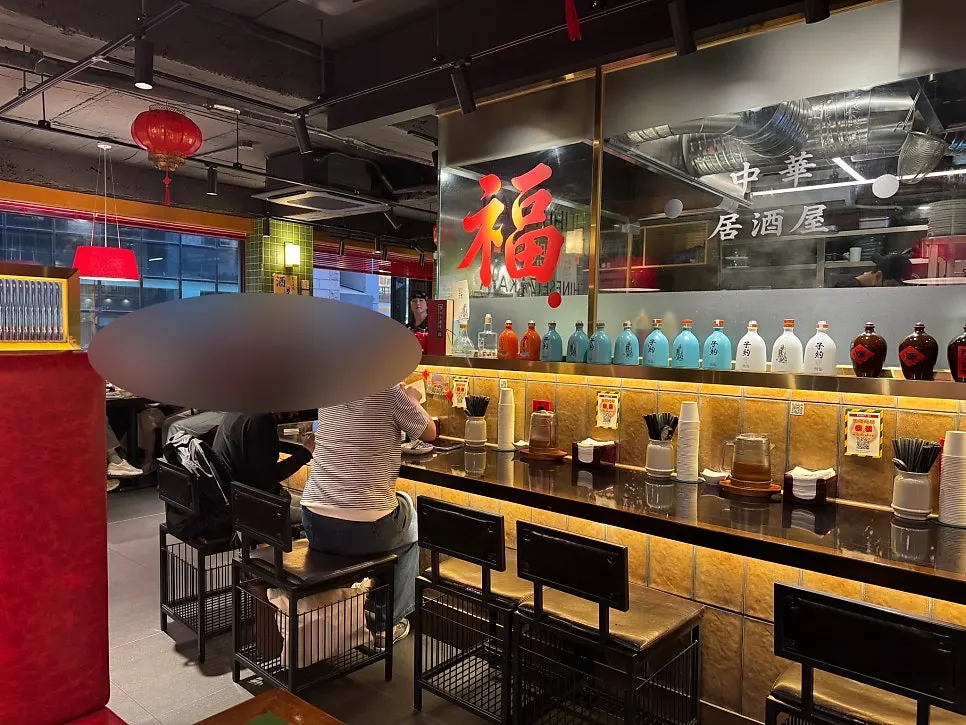 Interior atmosphere on the 2nd floor of Huhugwan