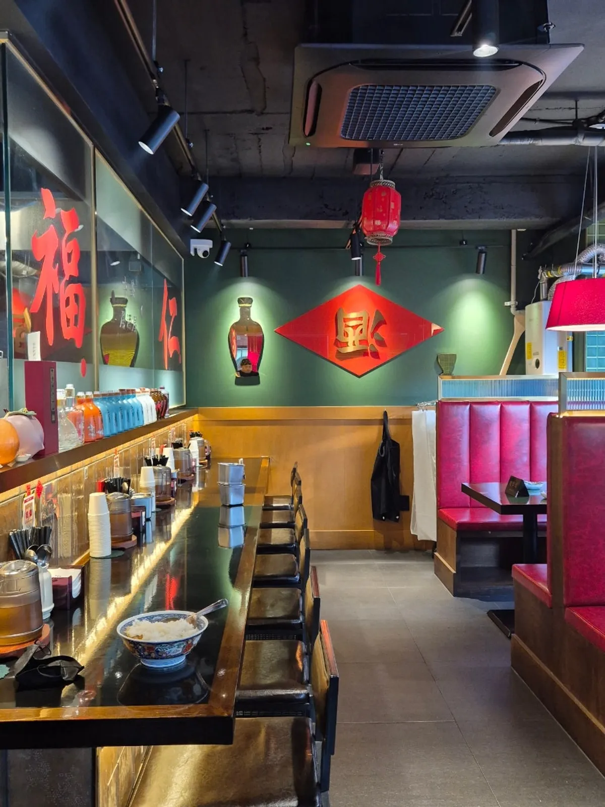 Overview of the 2nd floor interior at Huhugwan