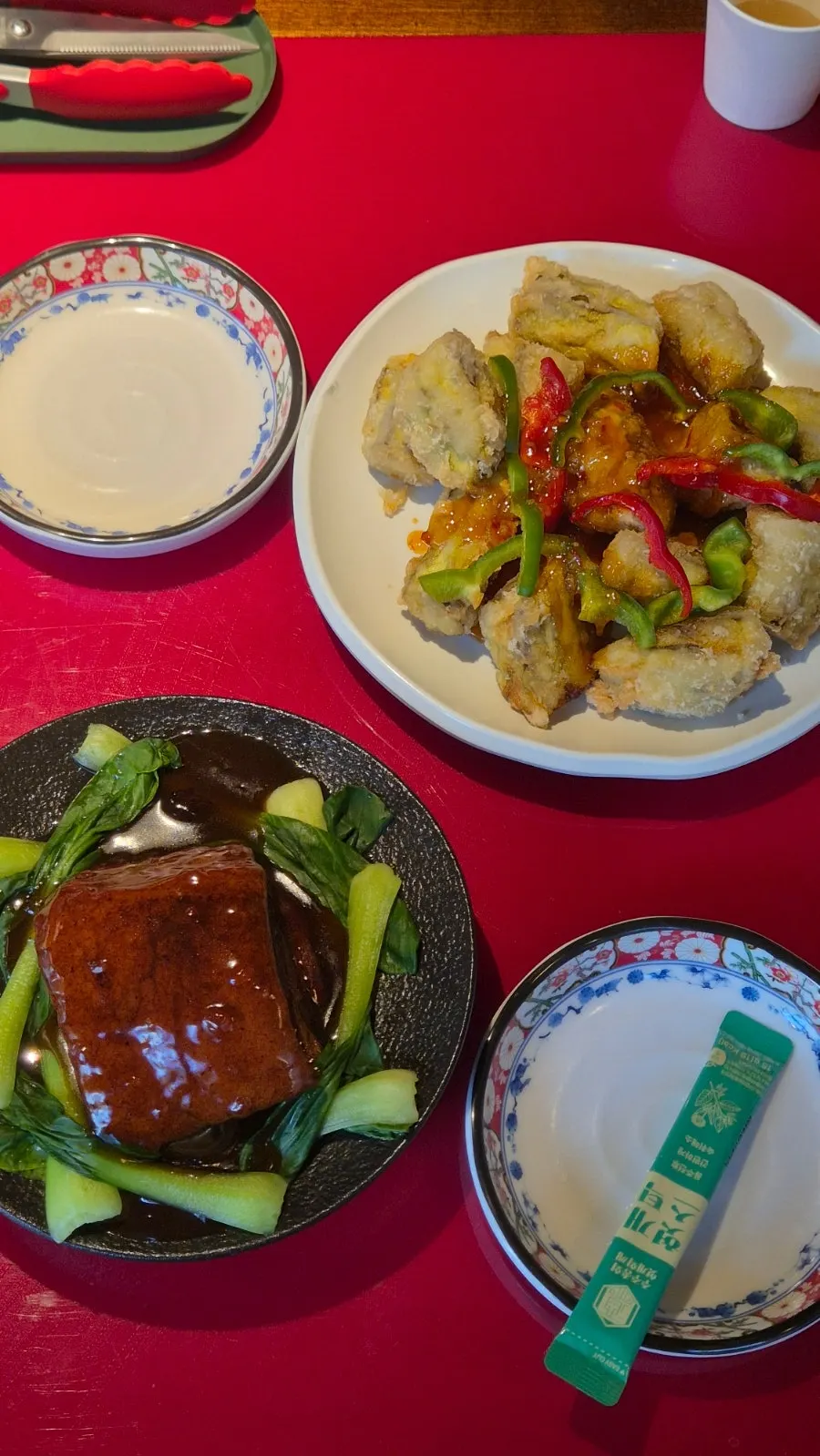 Table spread of the ordered dishes at Huhugwan