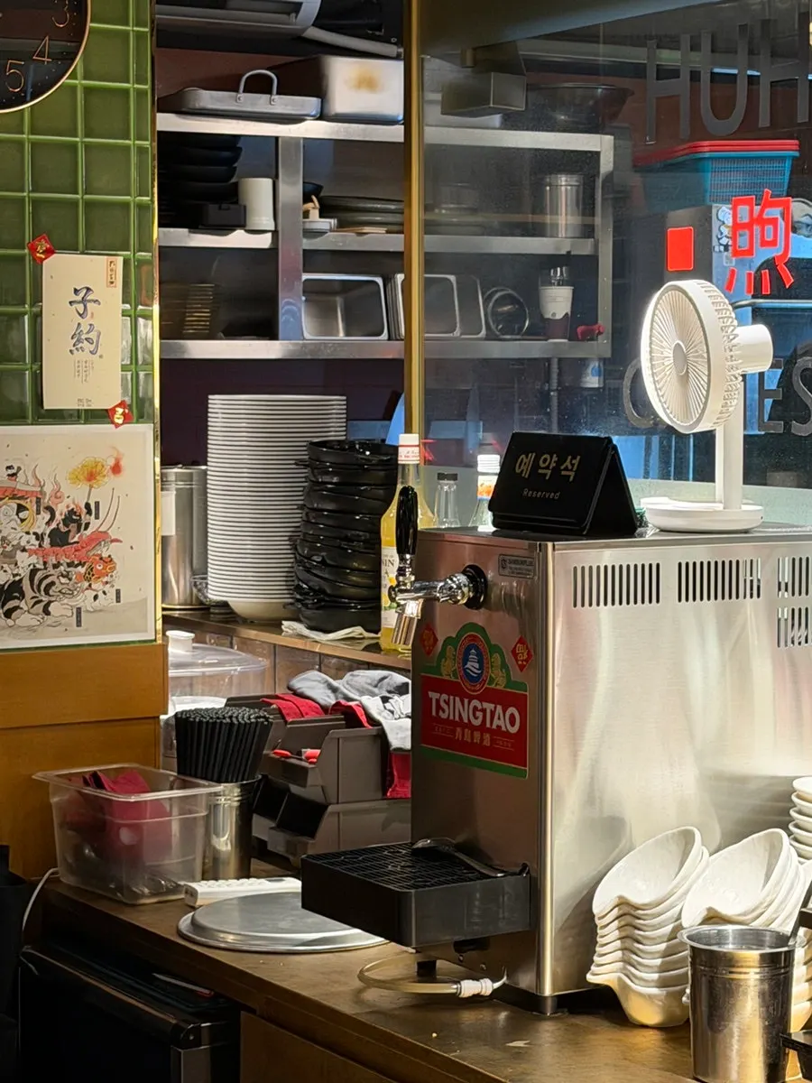QR code order menu screen at Huhugwan