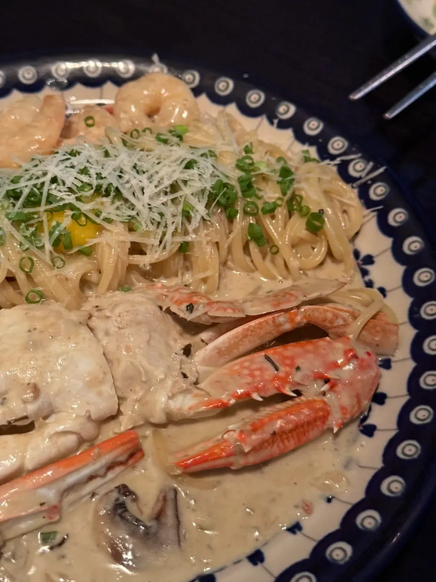 Kanimiso pasta mixed with crab tomalley cream sauce