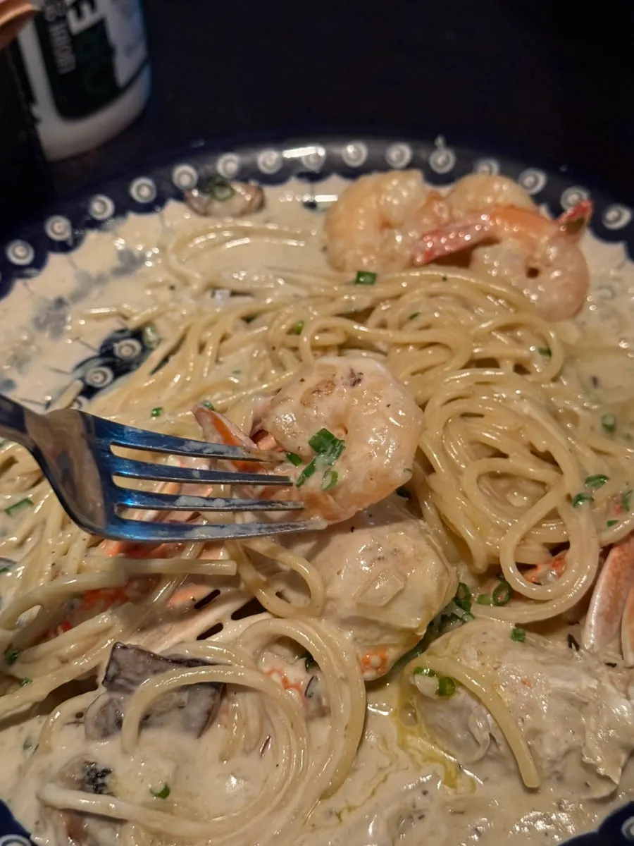 Close-up of the crab tomalley cream pasta