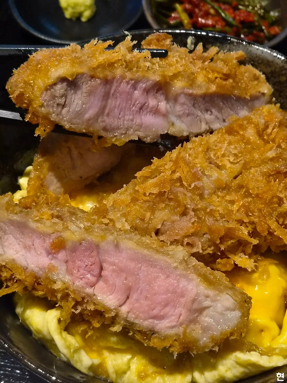 Cross-section of the black pork shoulder katsu
