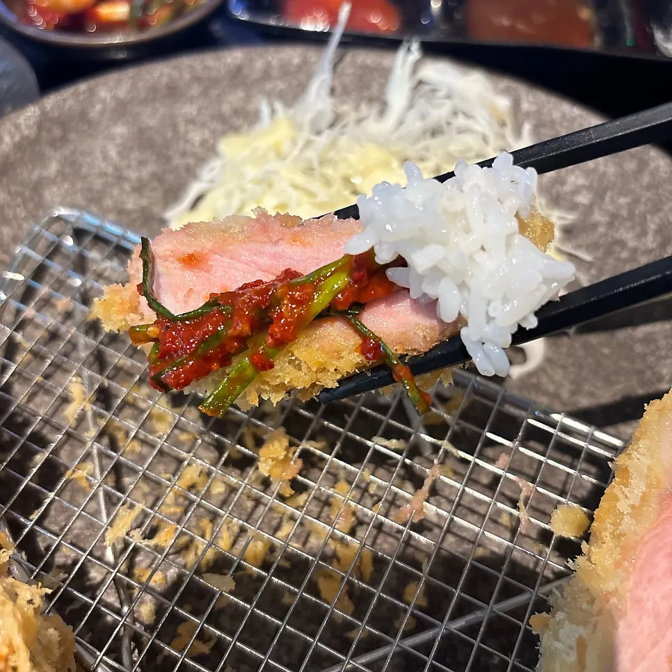 곁들임으로 나온 파김치