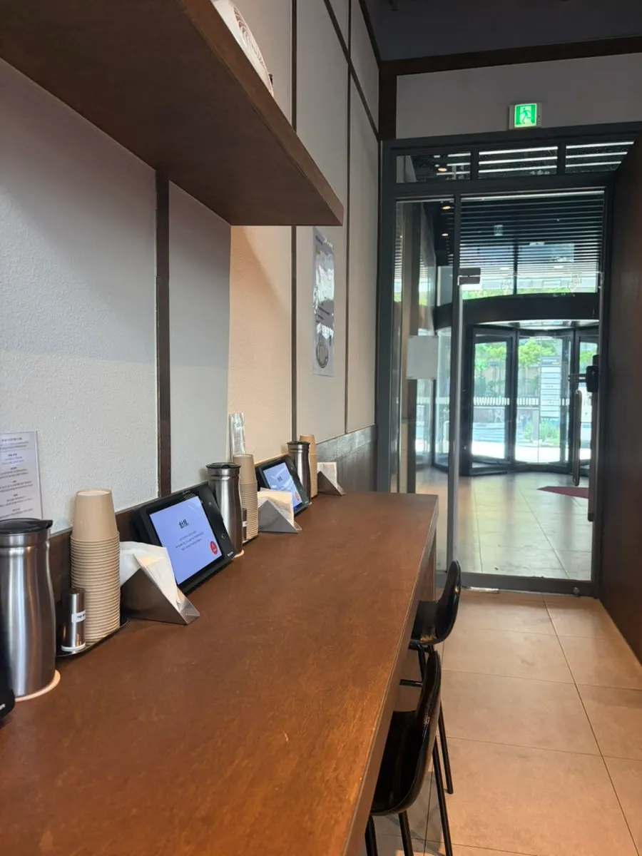 Neat interior seating at Hunta Euljiro