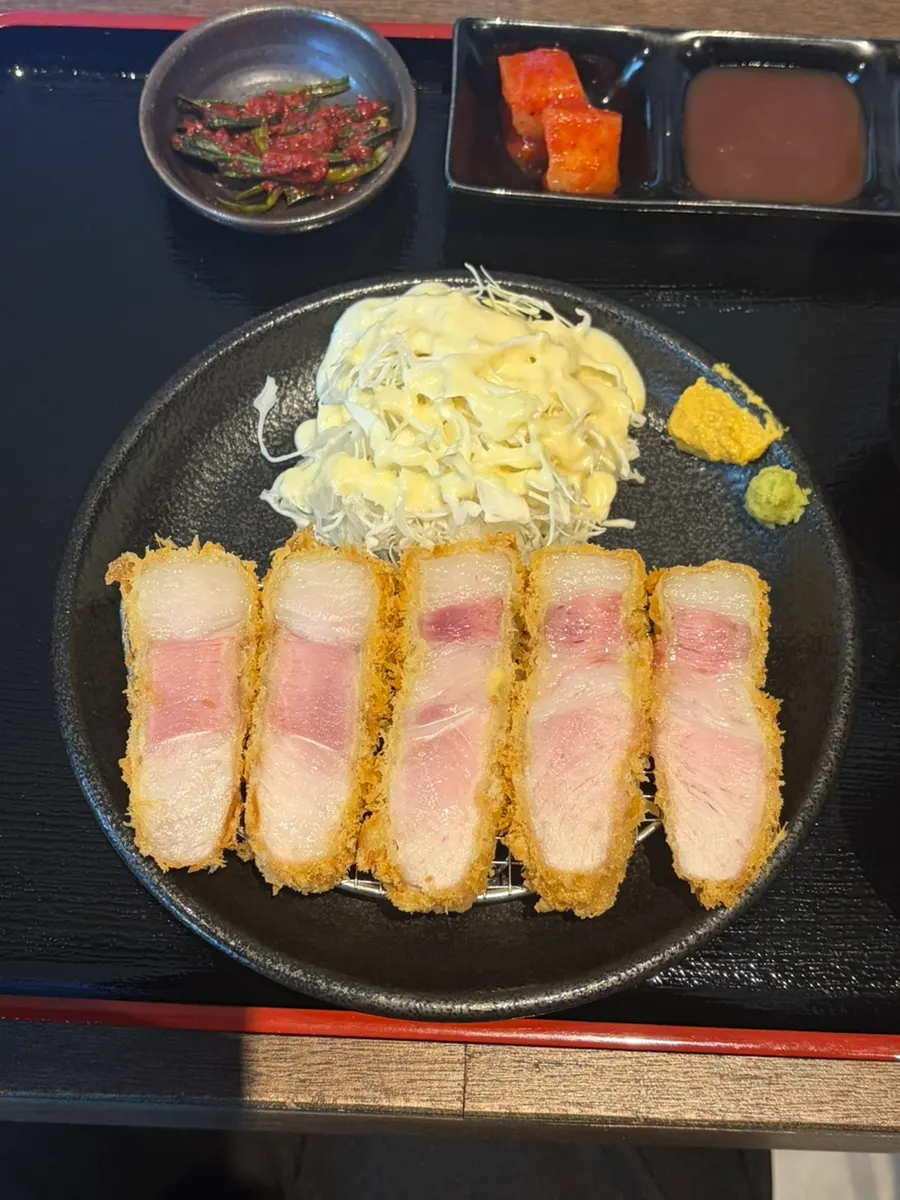 The full sangno-seu premium loin katsu set spread