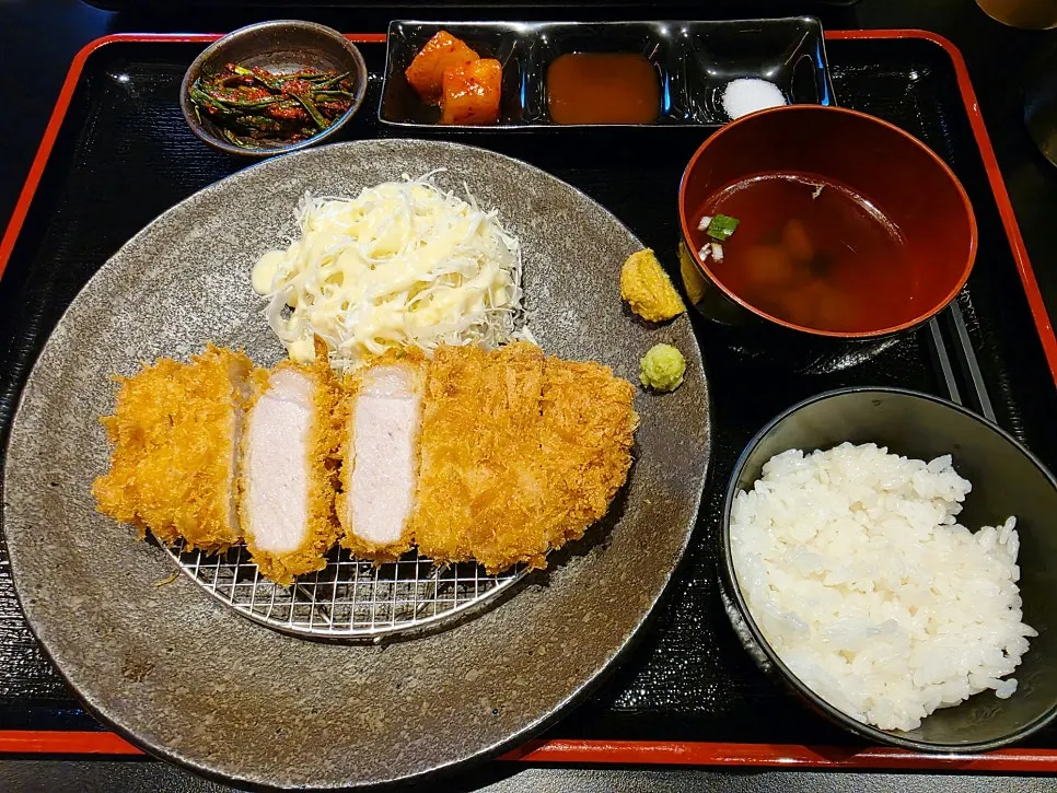 로스 등심카츠 정식 한 상
