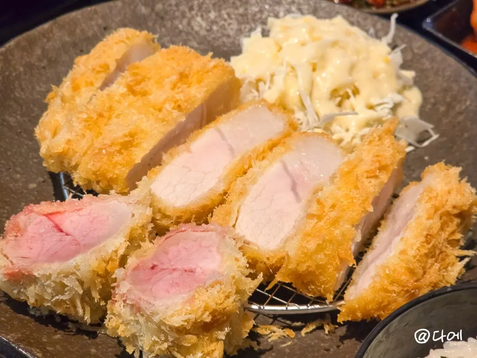 Pork cutlet sprinkled with kabosu pepper