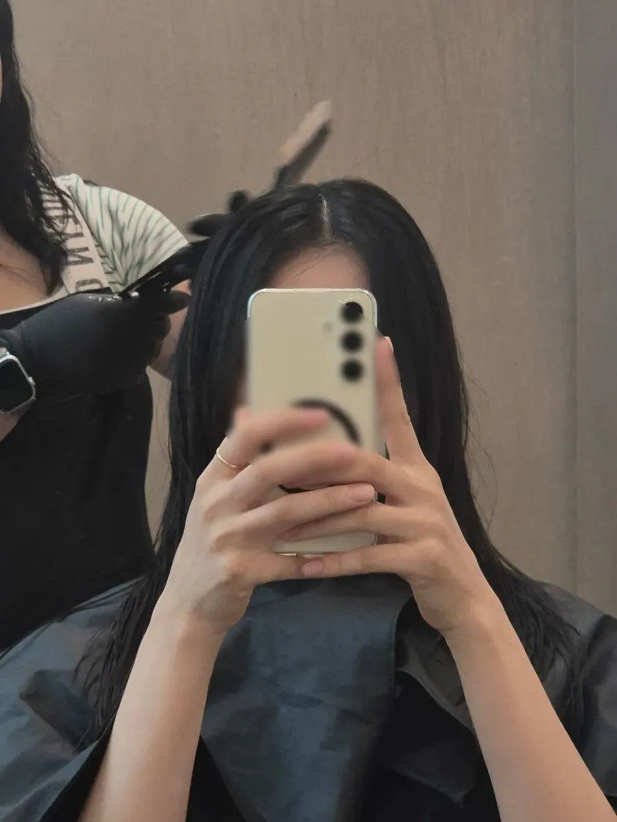 테스트 롤을 확인하는 모습