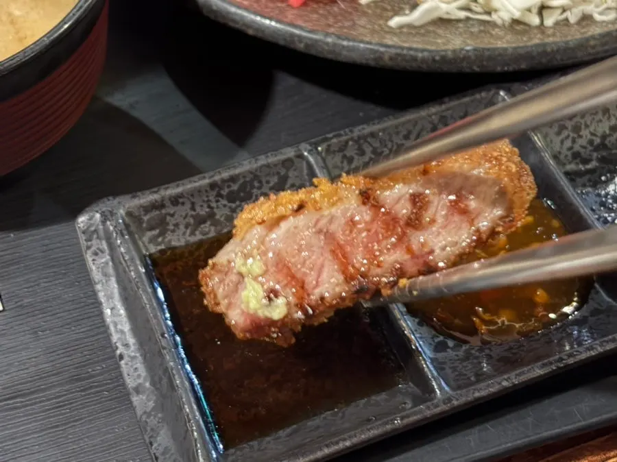 Gyukatsu grilled on the tabletop brazier