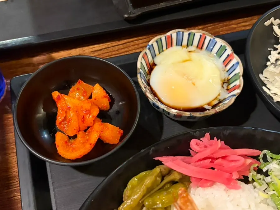 Cross-section of gyukatsu with a bowl of rice