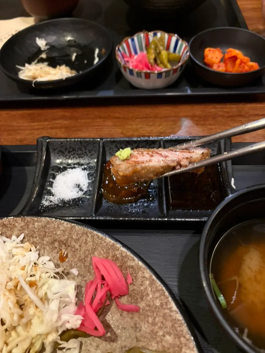 소스에 찍어 먹는 규카츠
