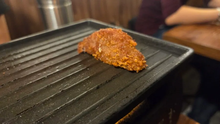 규카츠와 함께 나온 양배추 채와 절임 반찬