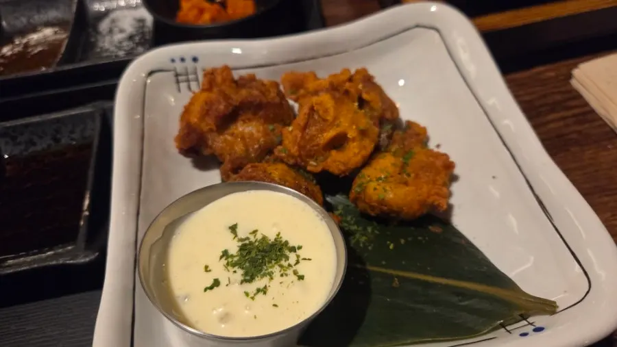 후라토식당 좌석과 은은한 조명