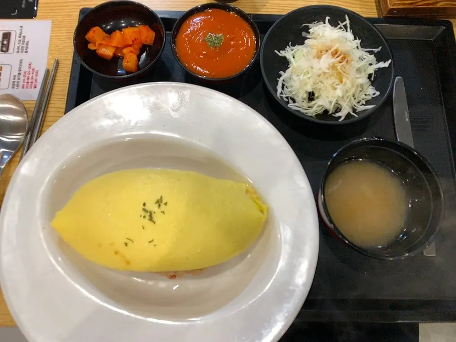 고기가 두 줄로 나온 후라토식당 스테키 정식