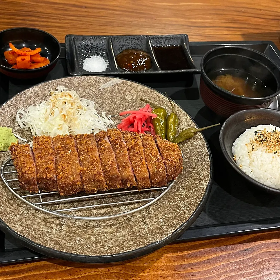 Gyukatsu table setting at Hurato Sikdang