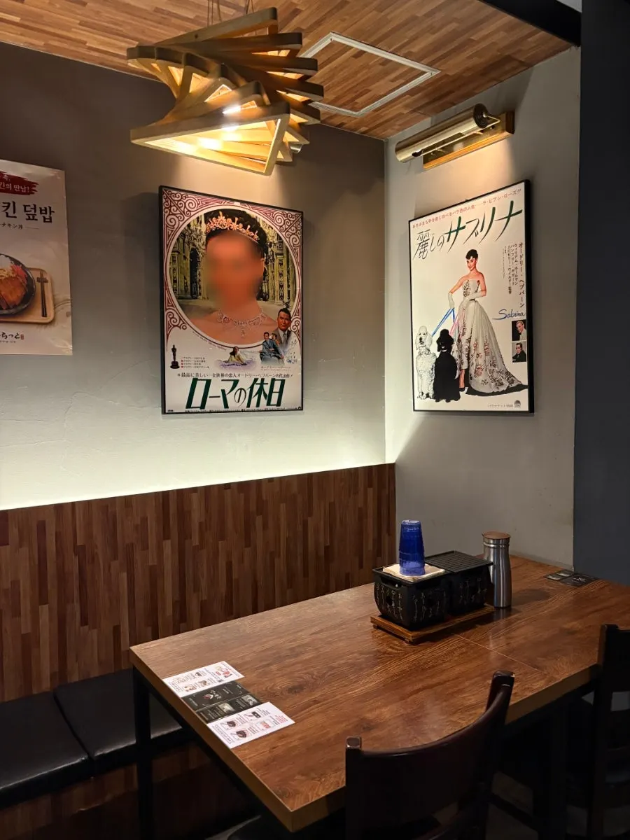 후라토식당 여의도직영점 매장 내부 좌석